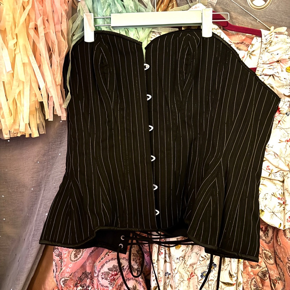 Pinstripe overbust corset, 30”, decent boning